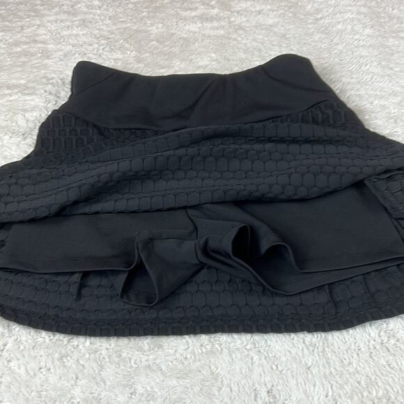 Shosho black textured stretch athletic skort, size L - Picture 7 of 9